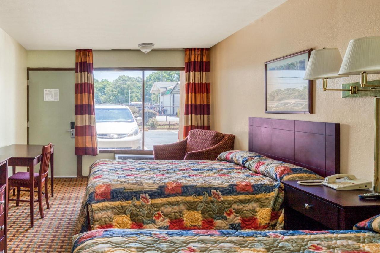 Oyo Hotel Decatur I-20 East & Wesley Club Dr מראה חיצוני תמונה