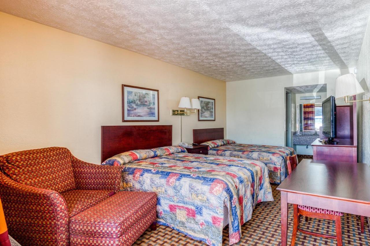 Oyo Hotel Decatur I-20 East & Wesley Club Dr מראה חיצוני תמונה