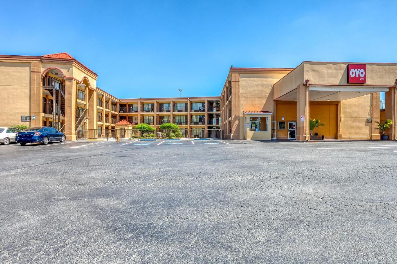 Oyo Hotel Decatur I-20 East & Wesley Club Dr מראה חיצוני תמונה