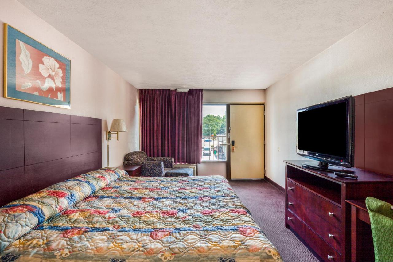 Oyo Hotel Decatur I-20 East & Wesley Club Dr מראה חיצוני תמונה