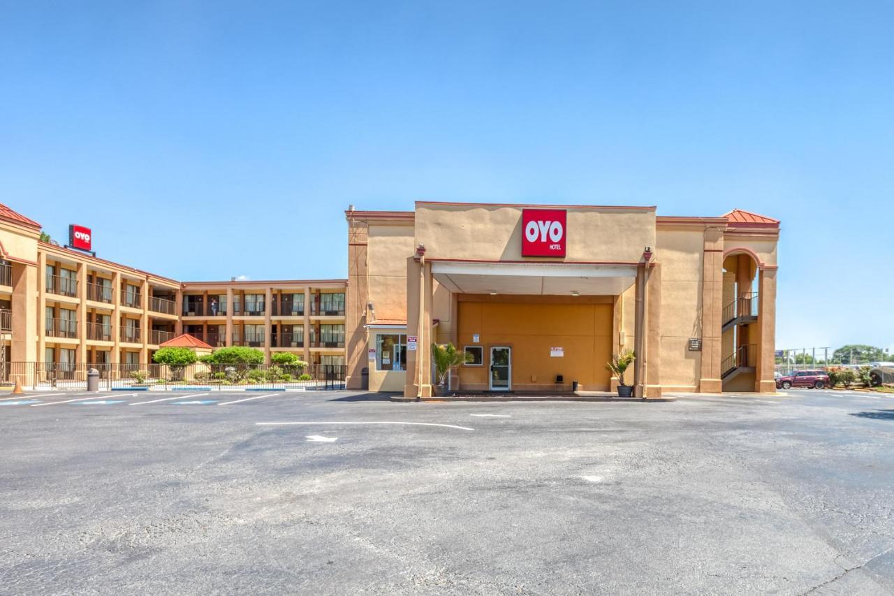 Oyo Hotel Decatur I-20 East & Wesley Club Dr מראה חיצוני תמונה