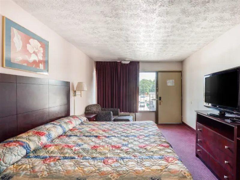 Oyo Hotel Decatur I-20 East & Wesley Club Dr מראה חיצוני תמונה