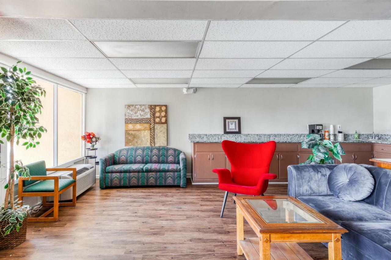 Oyo Hotel Decatur I-20 East & Wesley Club Dr מראה חיצוני תמונה